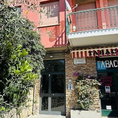 Apartament Il Giardino Al Mare, *